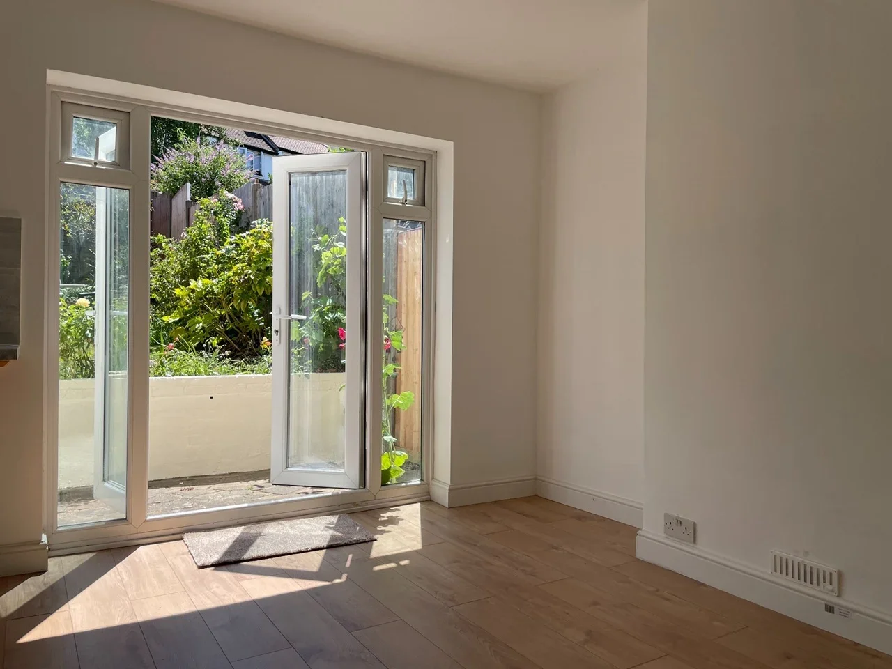 House Cocksett Avenue in Greater London