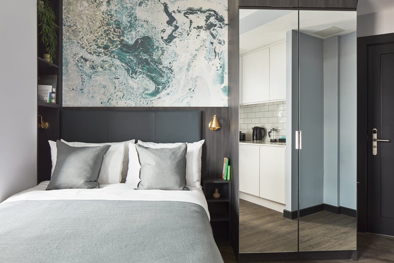 Flat Crossharbour Plaza in Greater London