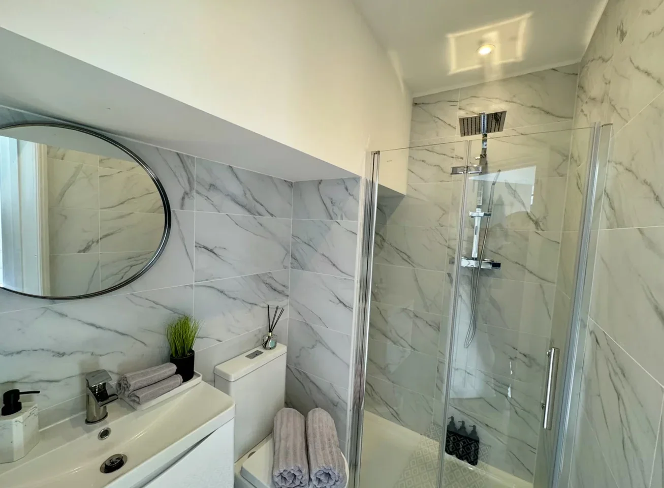 Room Webber Street in Reigate and Banstead
