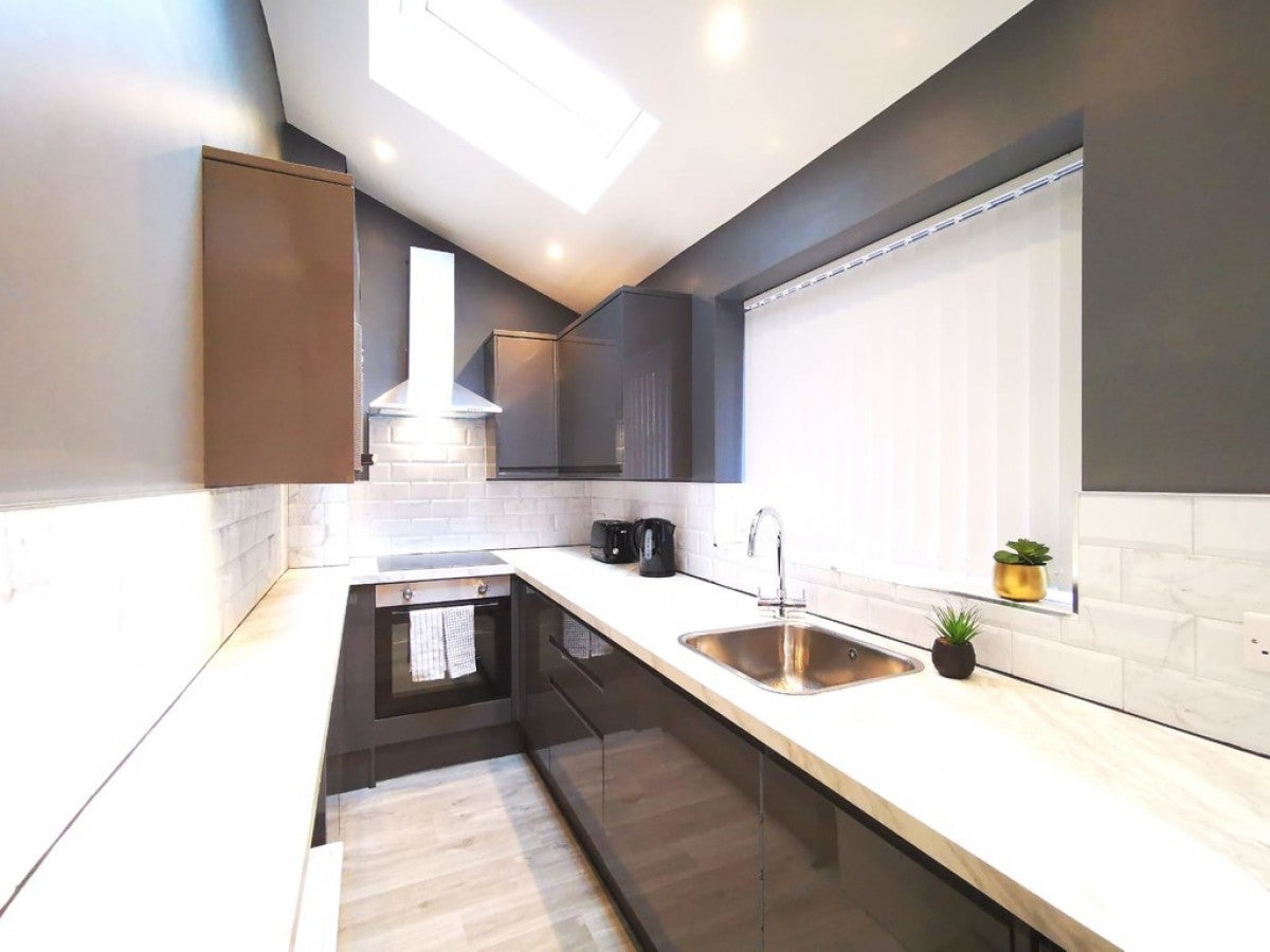 Flat Ferndale Road in Liverpool
