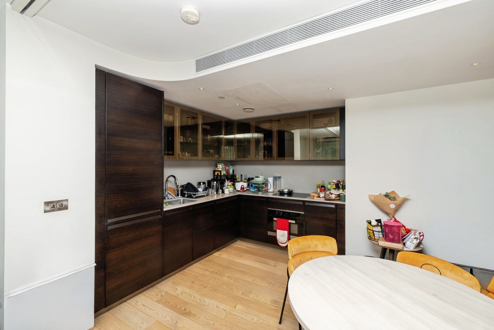 Flat Long Street in Greater London