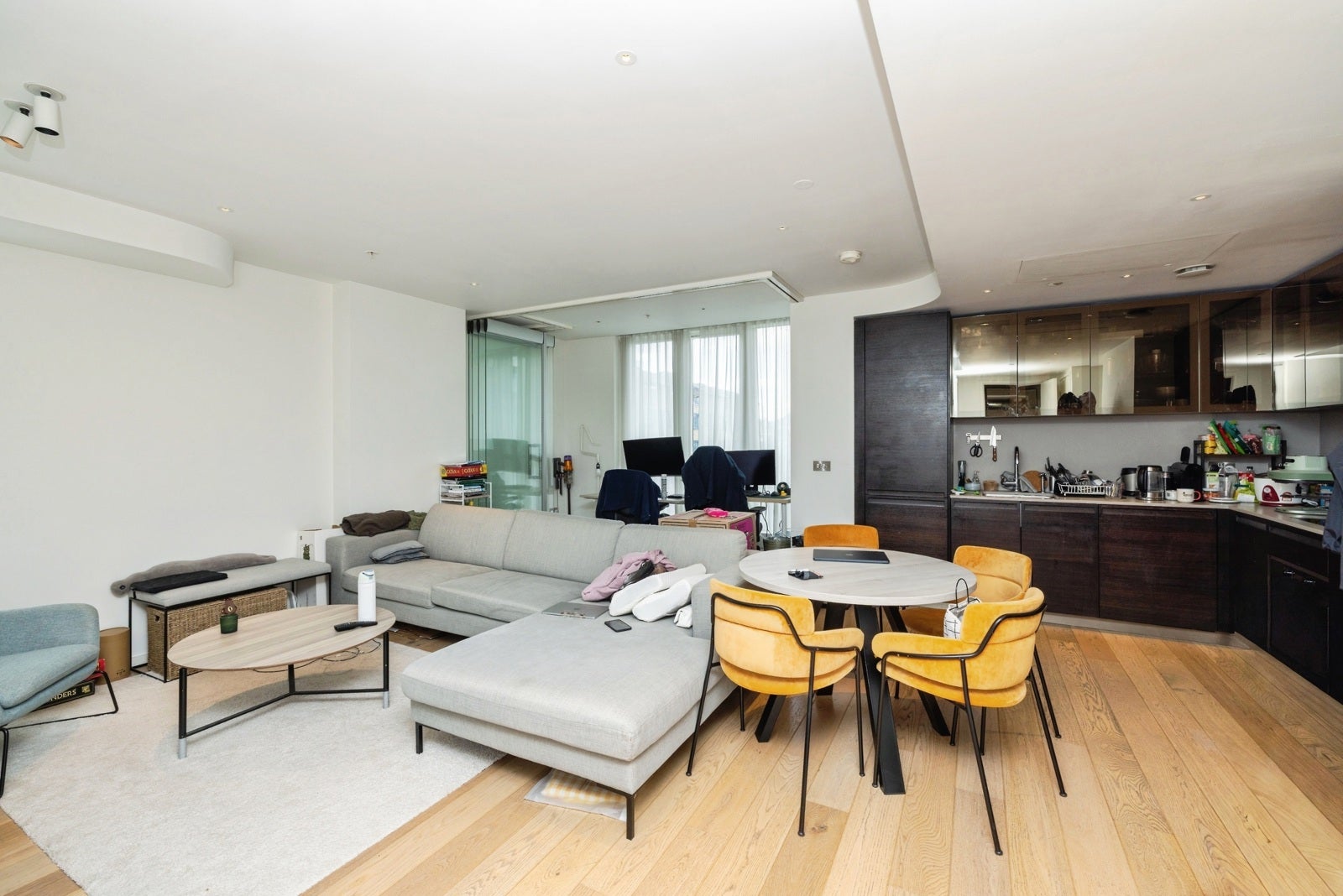 Flat Long Street in Greater London