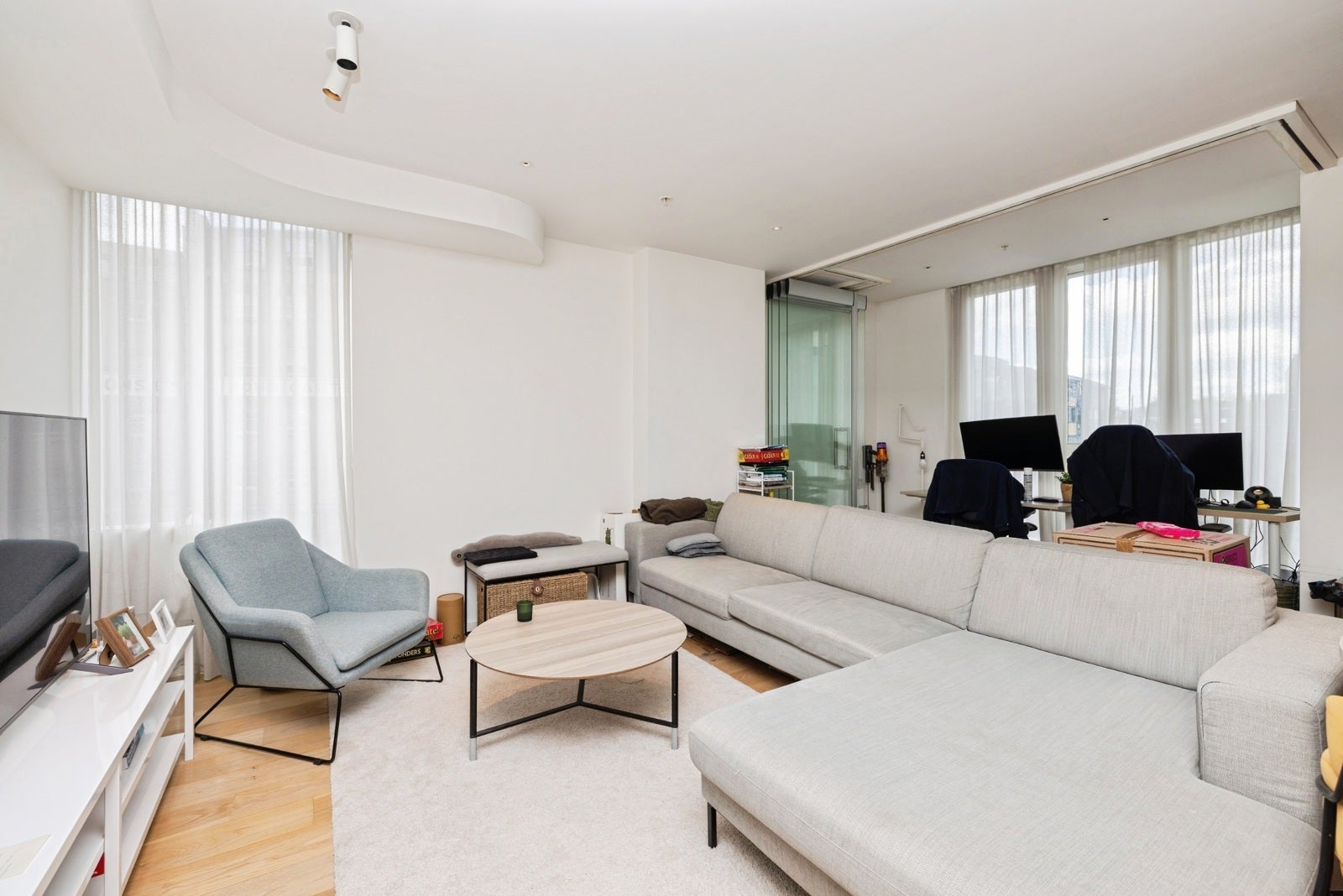 Flat Long Street in Greater London