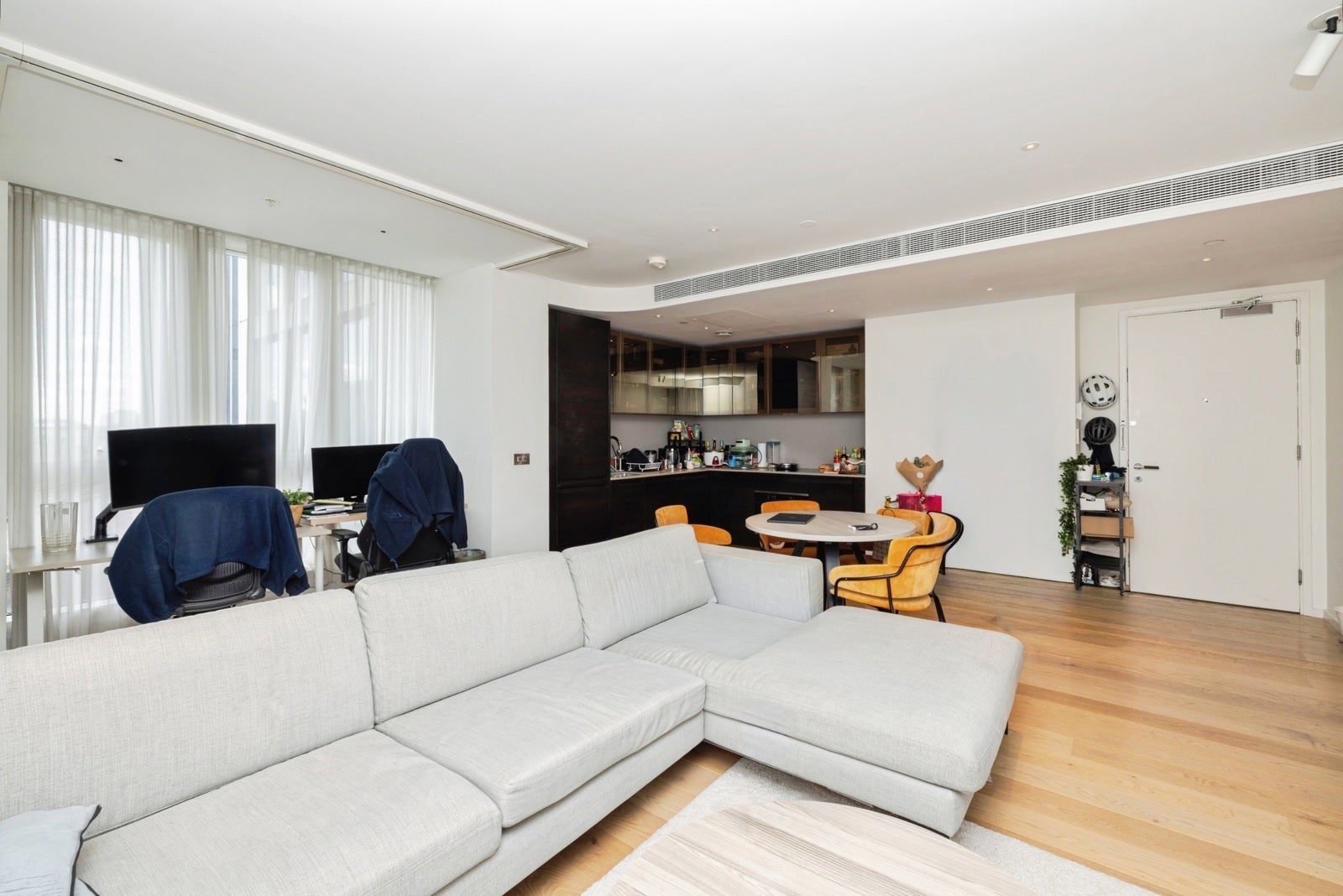 Flat Long Street in Greater London