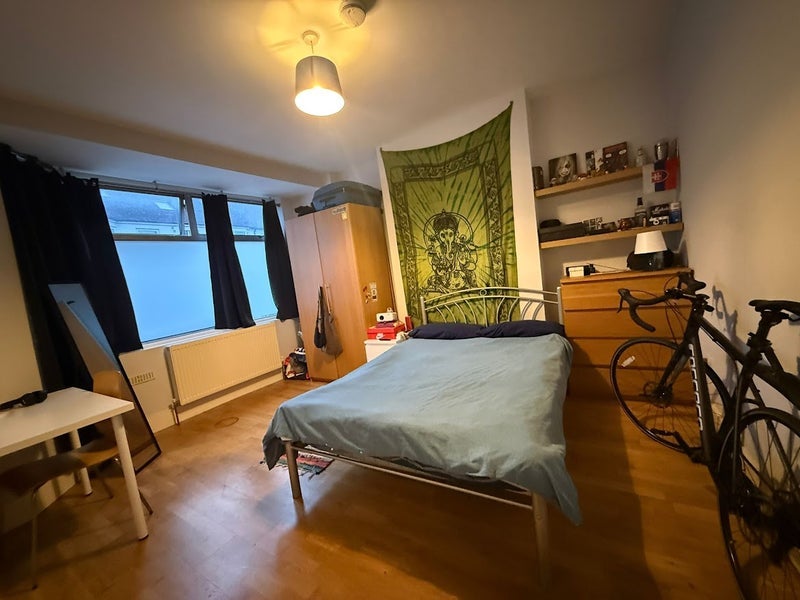 Room Mafeking Road in Greater London