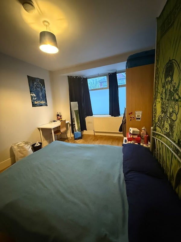 Room Mafeking Road in Greater London