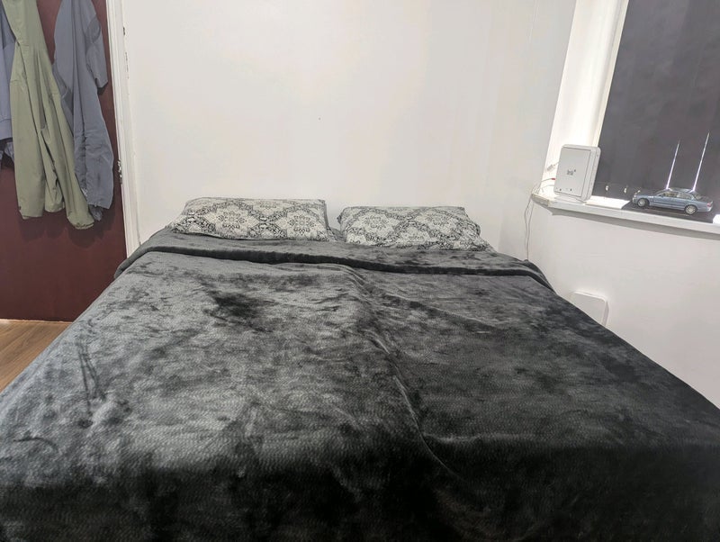 Room Kings Road in Trafford