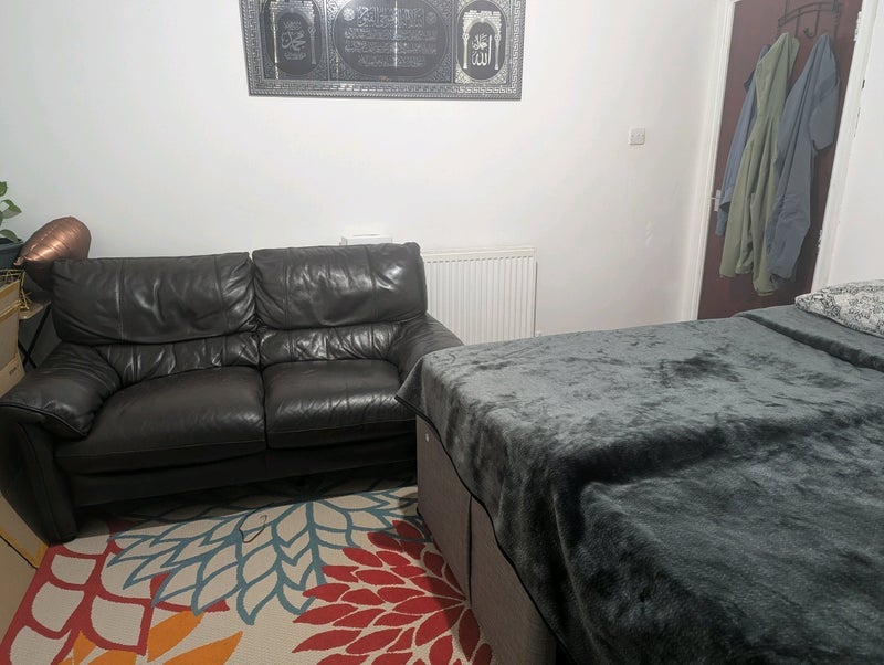 Room Kings Road in Trafford