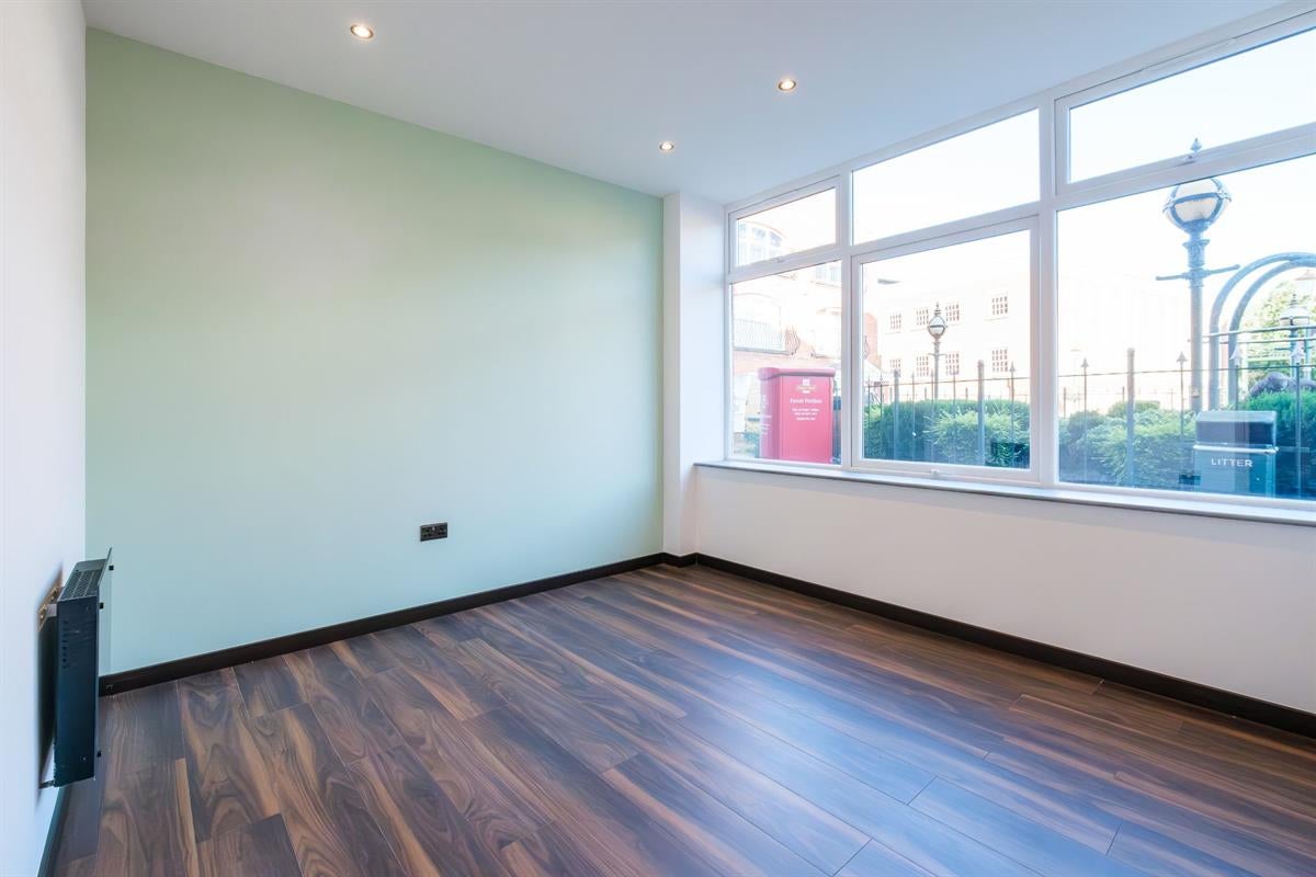 Flat Hanover Square in Hull
