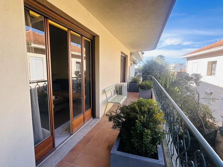 Flat Allée du Parc Saint-Jean in Cannes