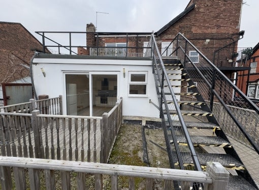 Flat Vincent Street in Birkenhead