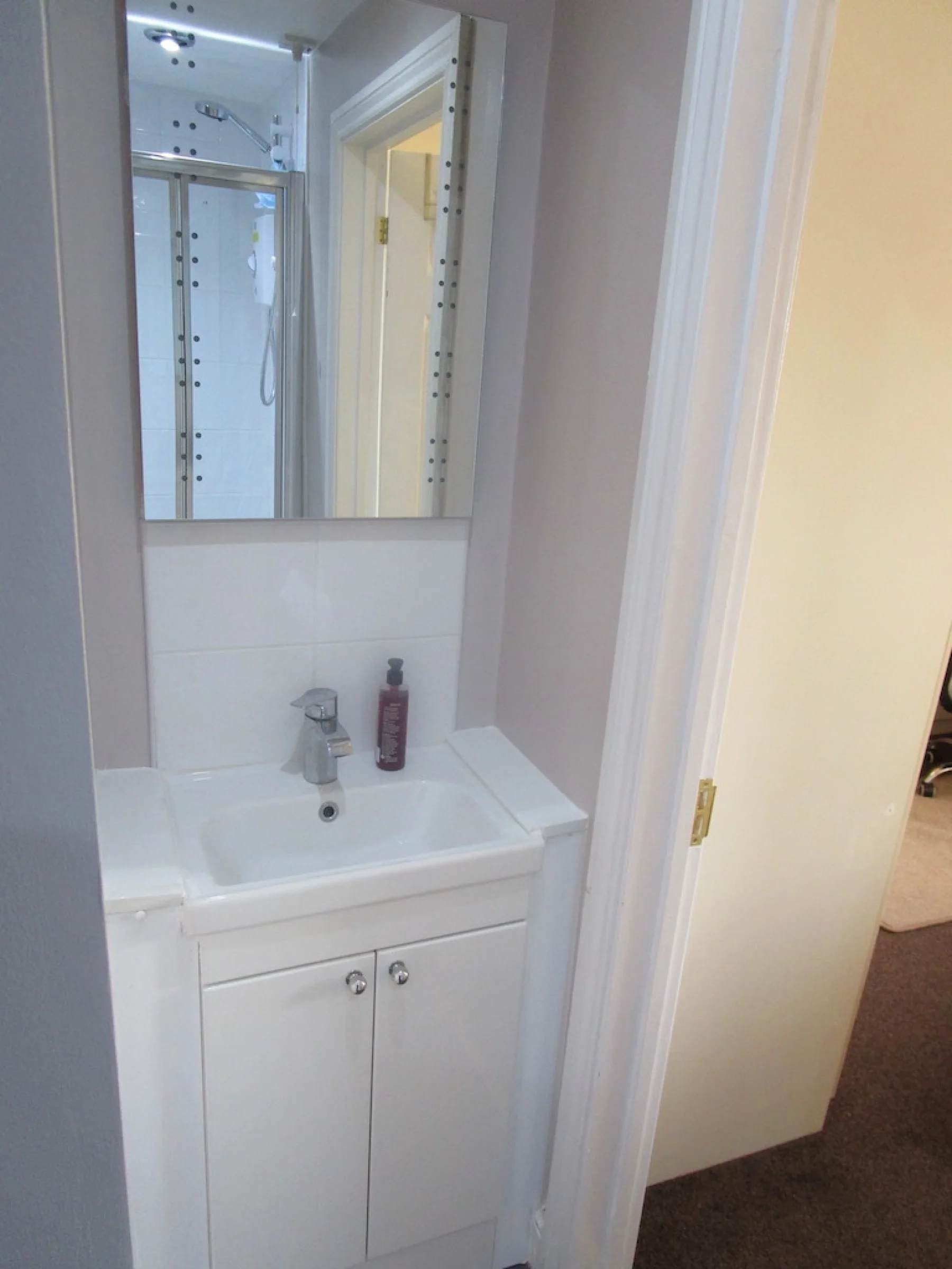 Room Mucklow Hill in Dudley