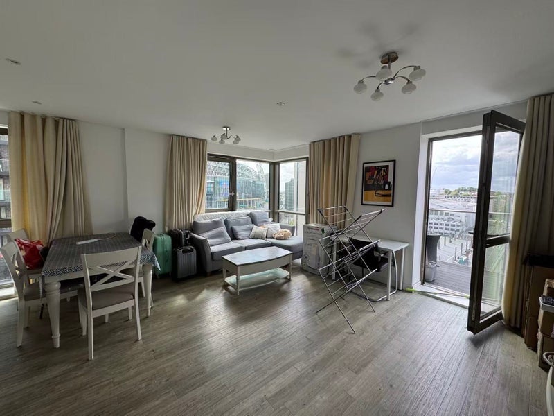 Room Olympic Way in Greater London