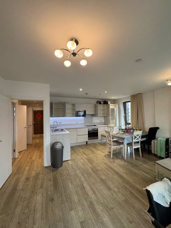 Room Olympic Way in Greater London