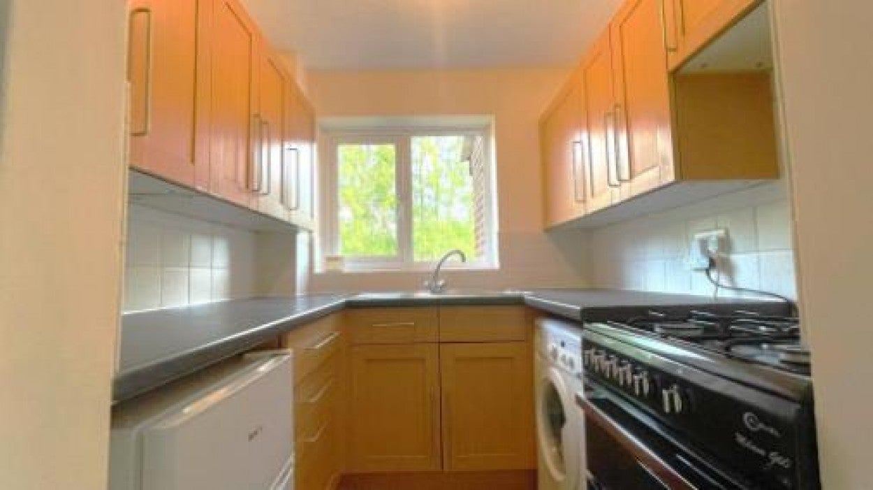 House Merton Close in Sandhurst