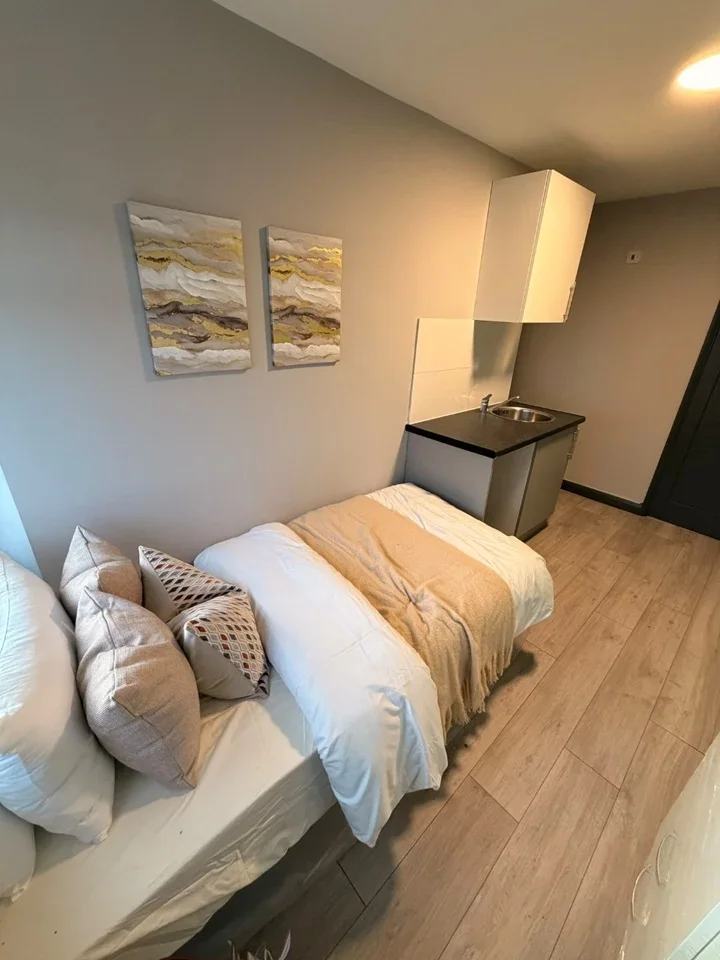 Flat Rickmansworth Road in Greater London