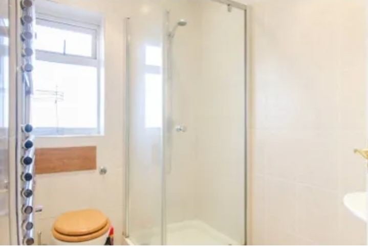 Room St Barnabas Road in Greater London