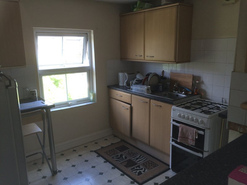 Room Victoria Road in Greater London