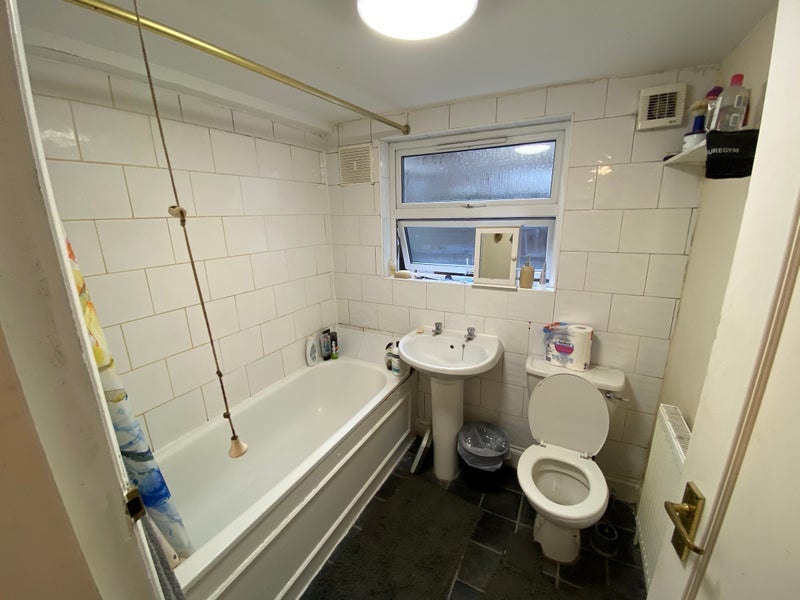 Room Victoria Road in Greater London