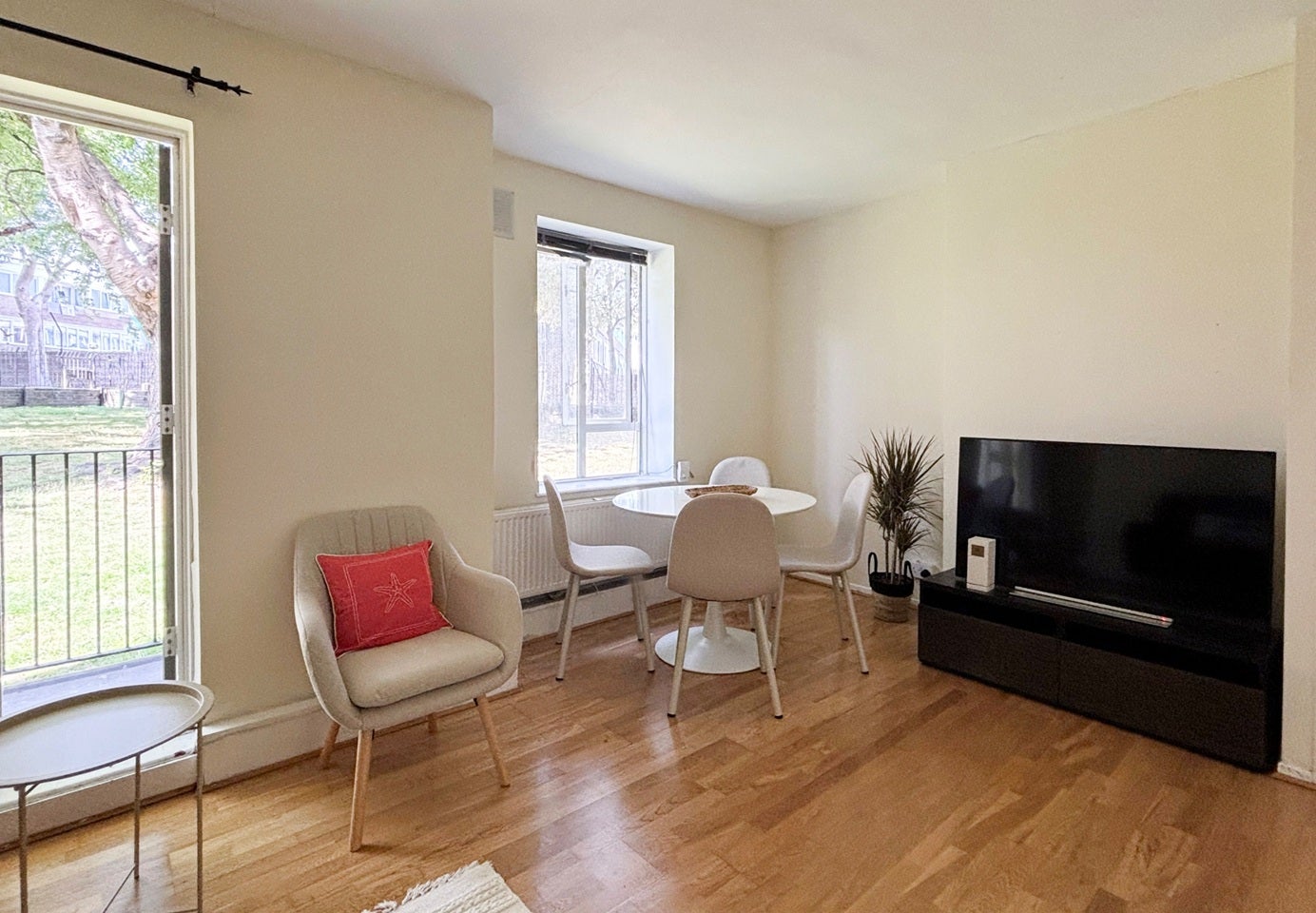 Flat Windsor Street in Greater London