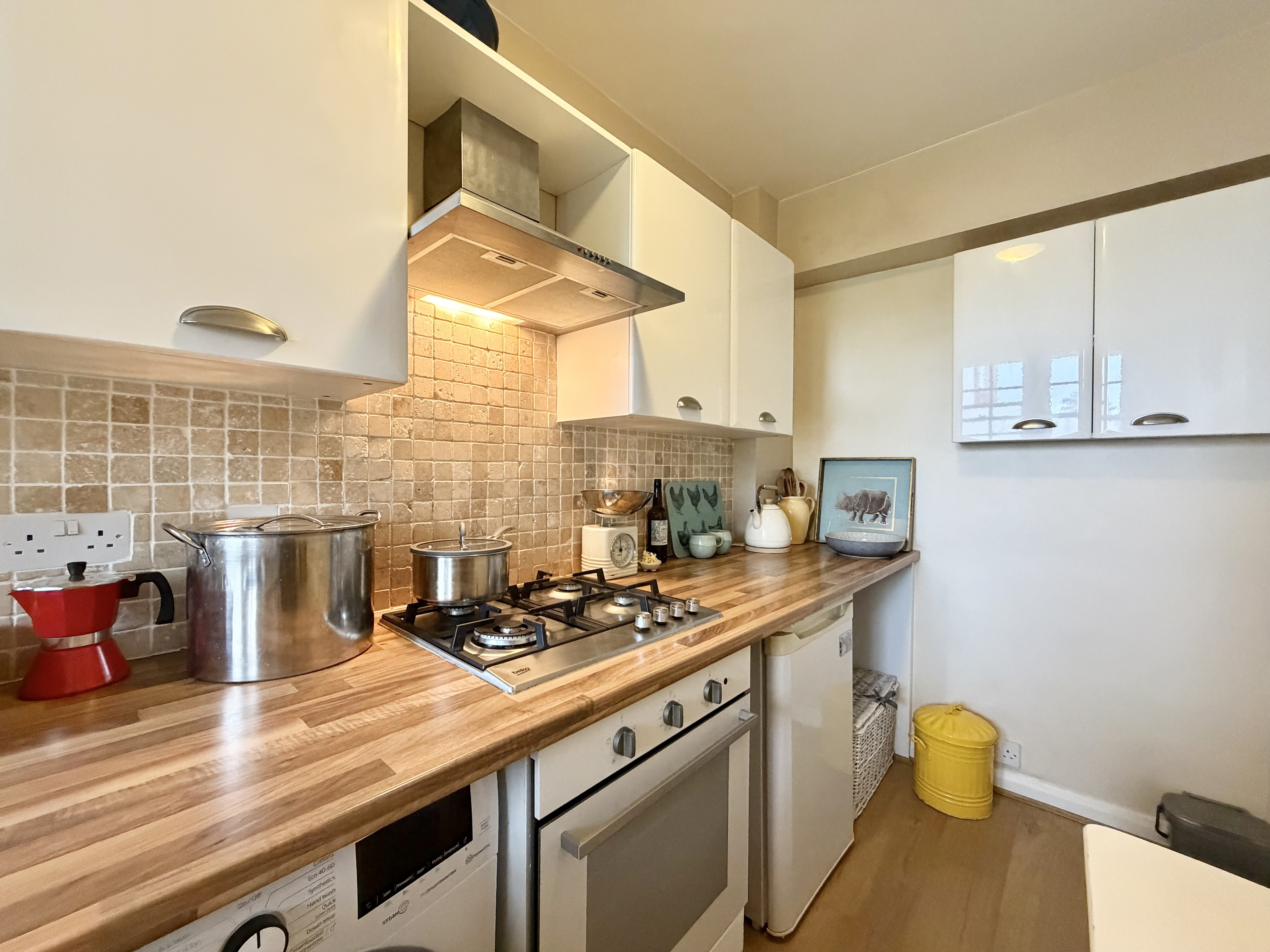 Flat Bishopric in Horsham