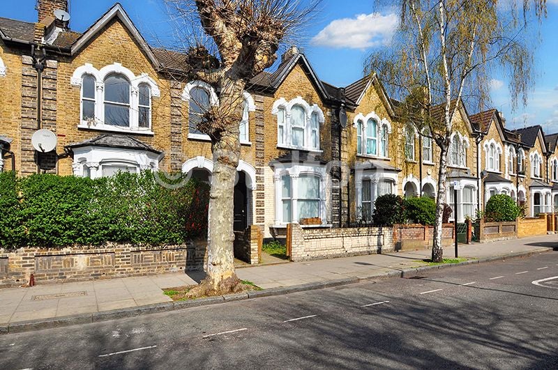 Flat Powerscroft Road in Greater London