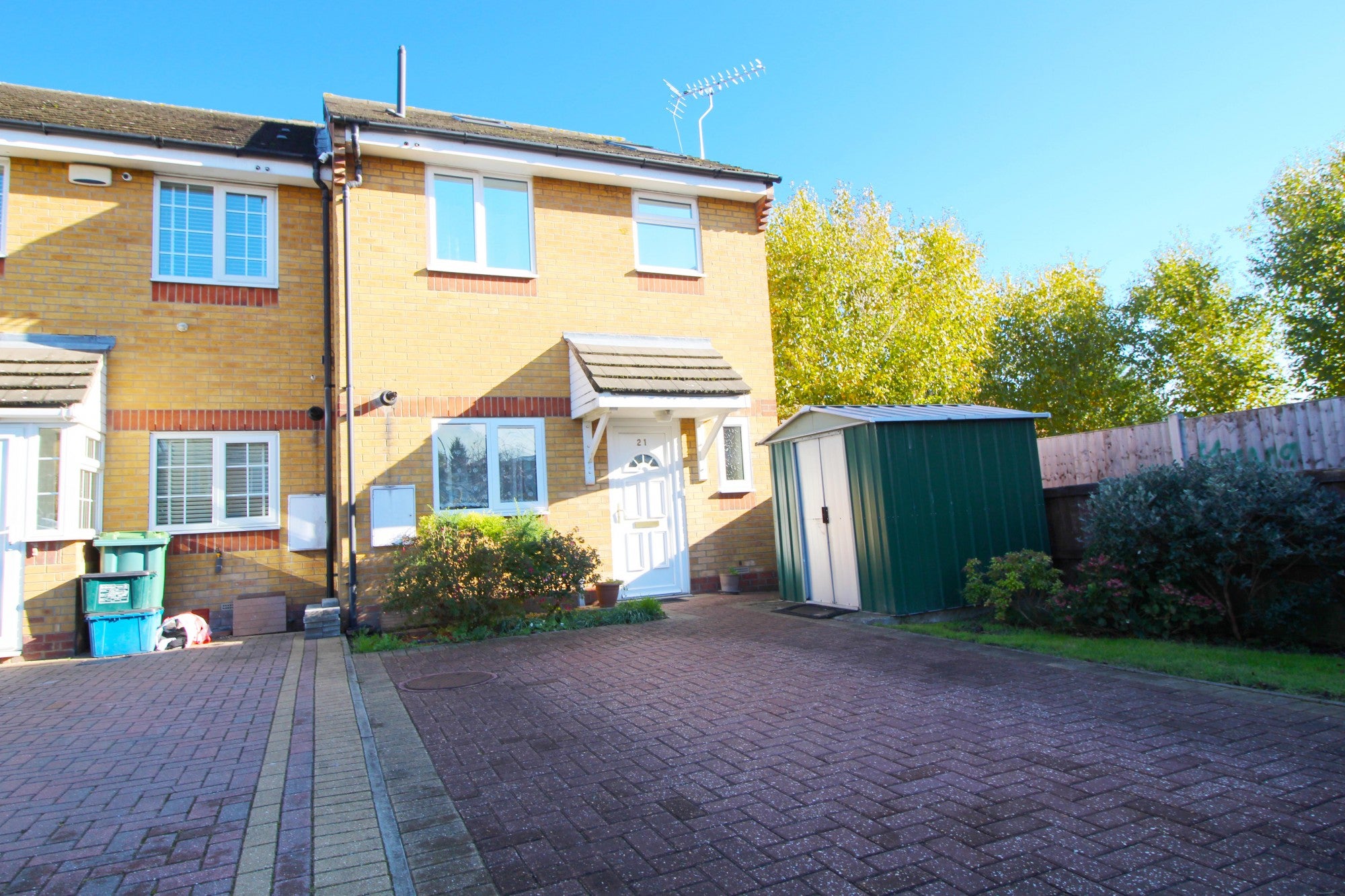 House Maple Close in Greater London