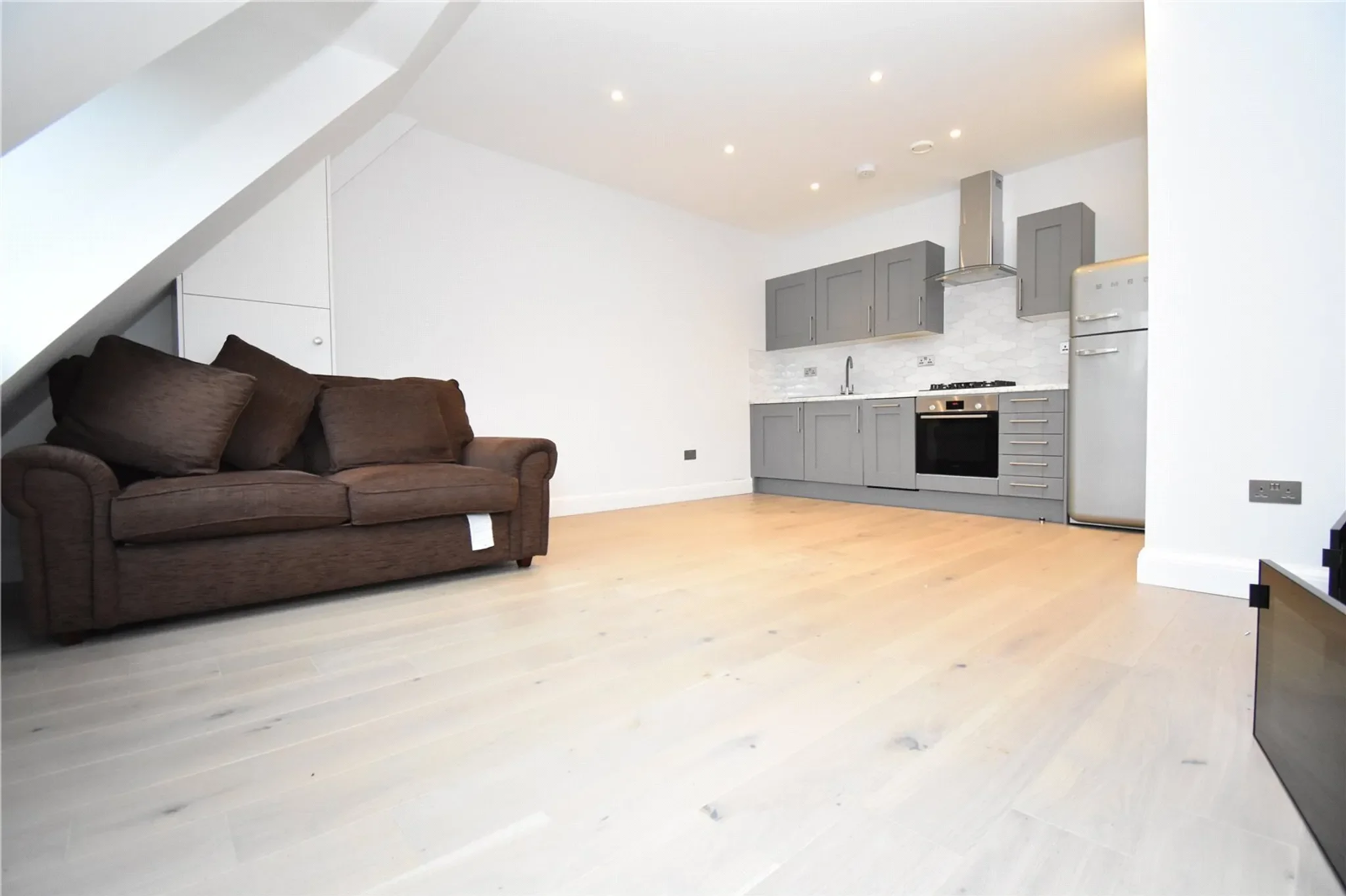 Flat Brookvale Court in Newbury