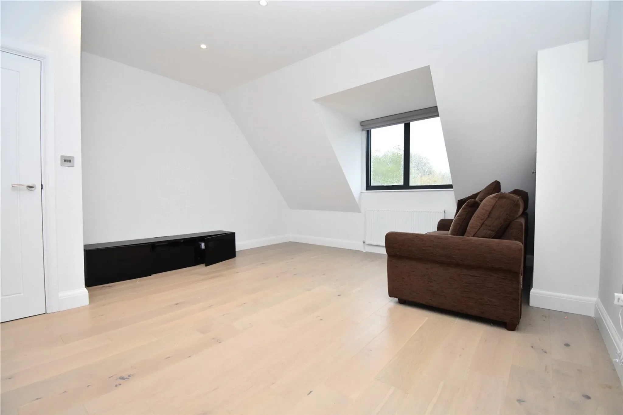 Flat Brookvale Court in Newbury
