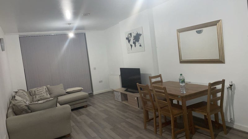 Room Orchard Place in Greater London