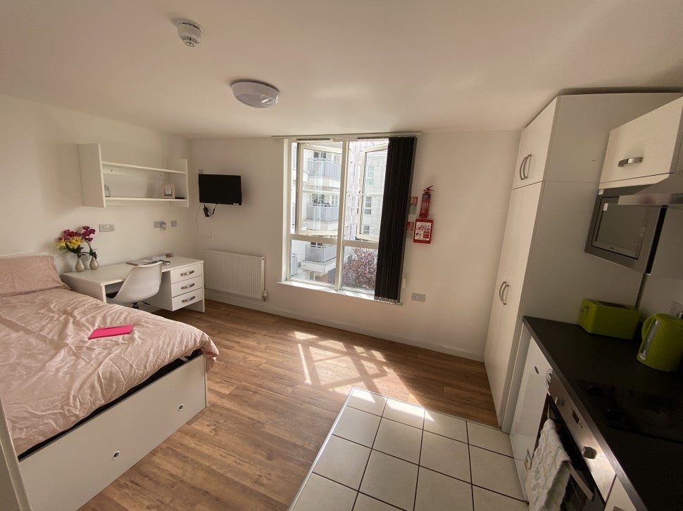 Flat Watkin Road in Leicester