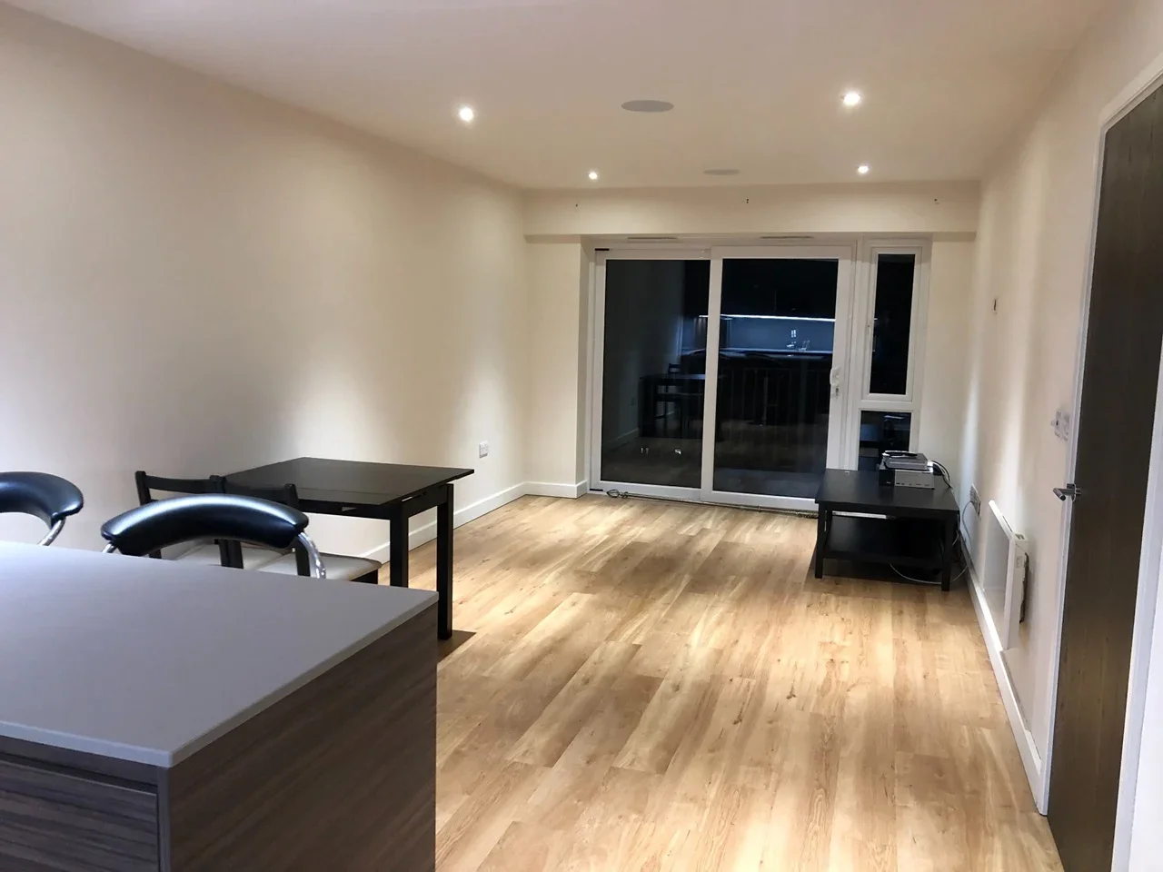 Flat Boulevard Drive in Greater London