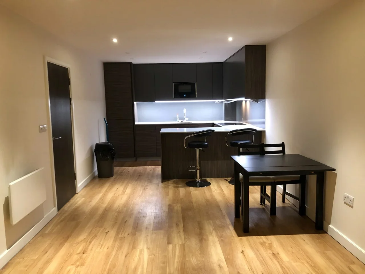 Flat Boulevard Drive in Greater London