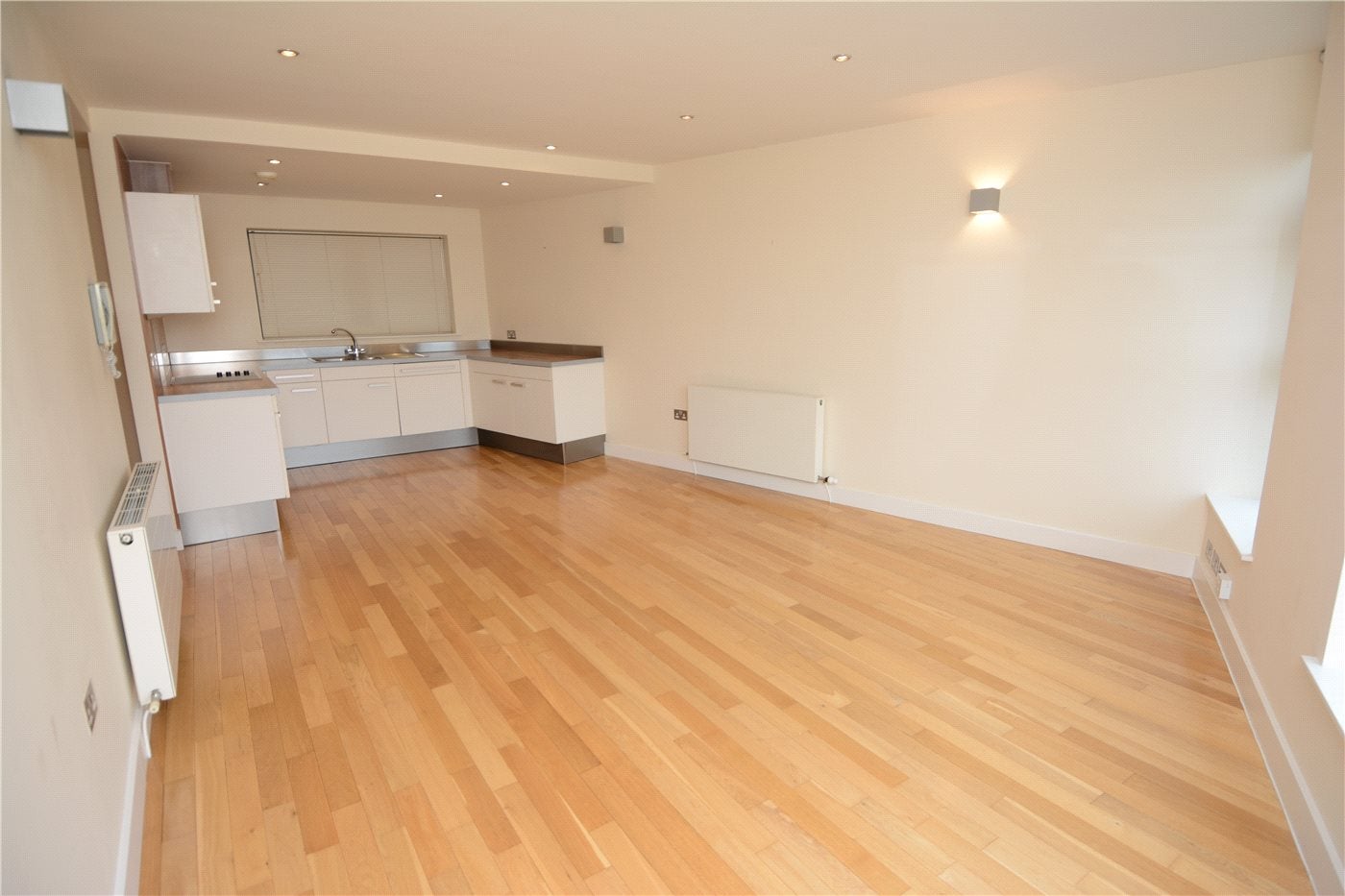 Flat Rocky Lane in Heswall