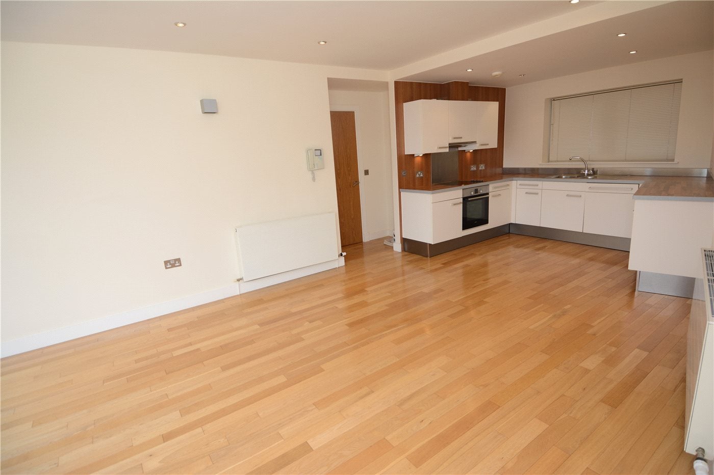 Flat Rocky Lane in Heswall