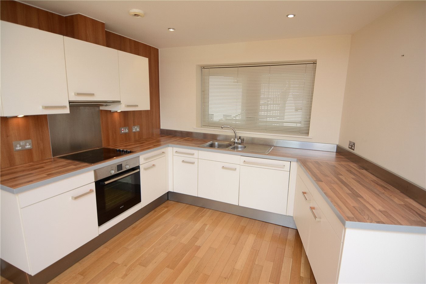 Flat Rocky Lane in Heswall