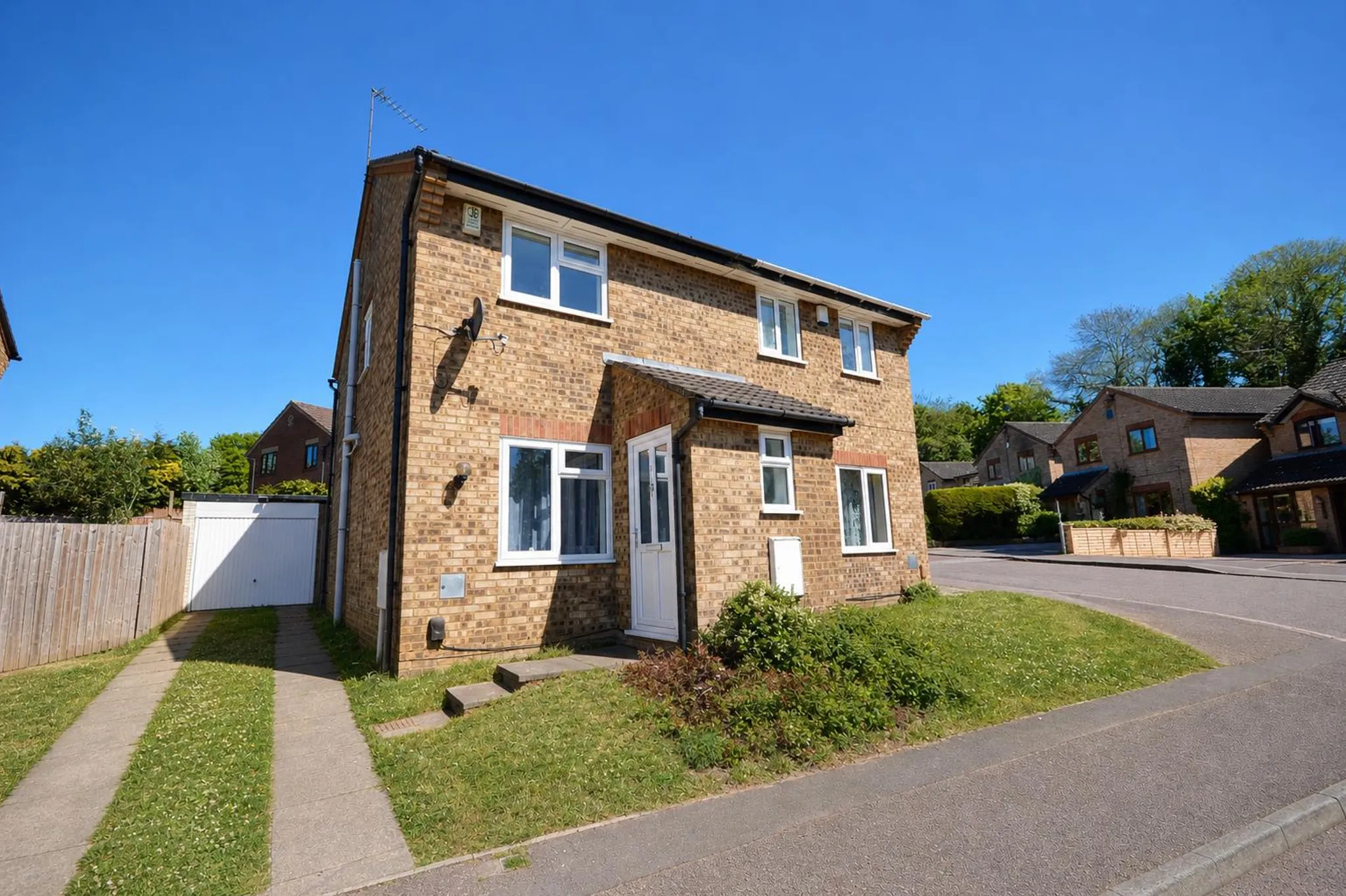 House Ixworth Close in Northampton