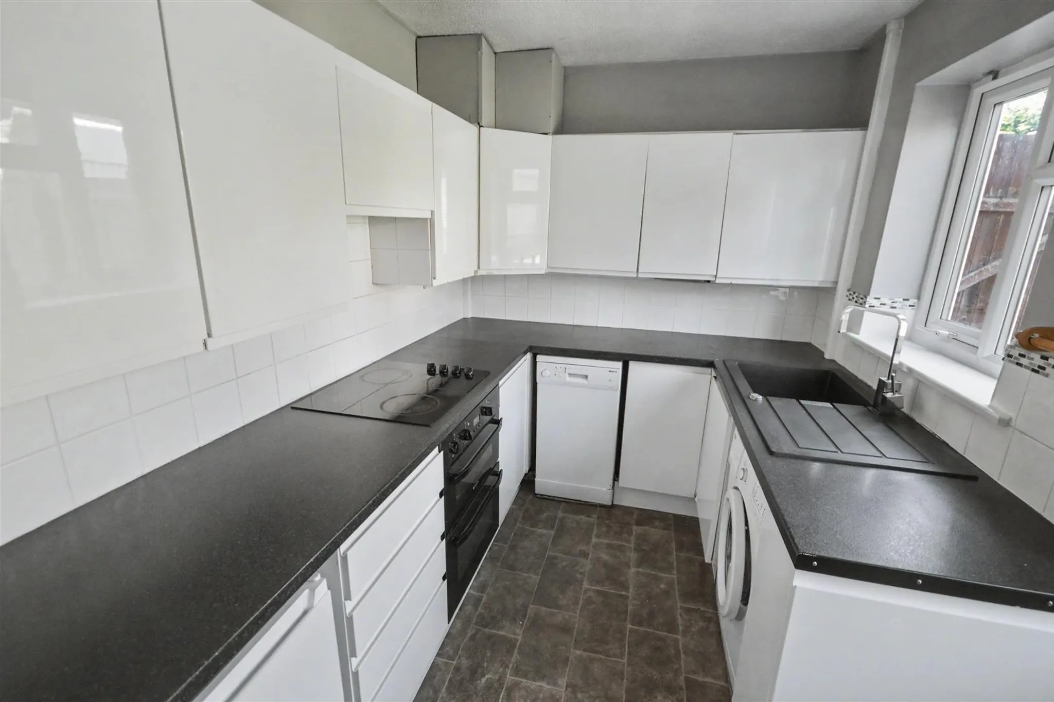 House Ixworth Close in Northampton