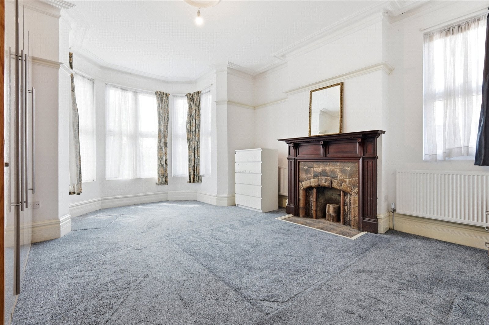 Flat Aldersbrook Road in Greater London
