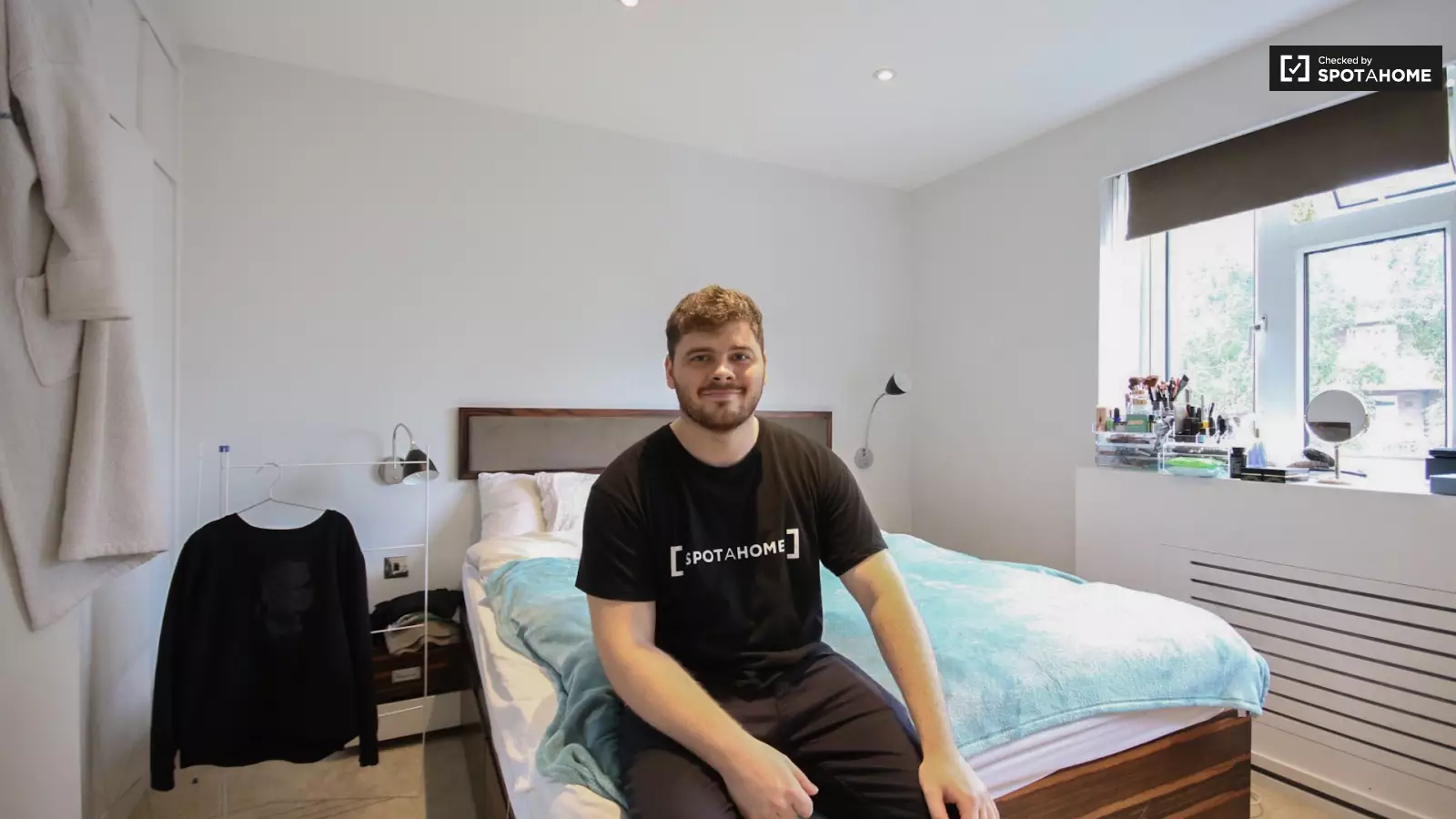 Flat Wiltshire Close in Greater London