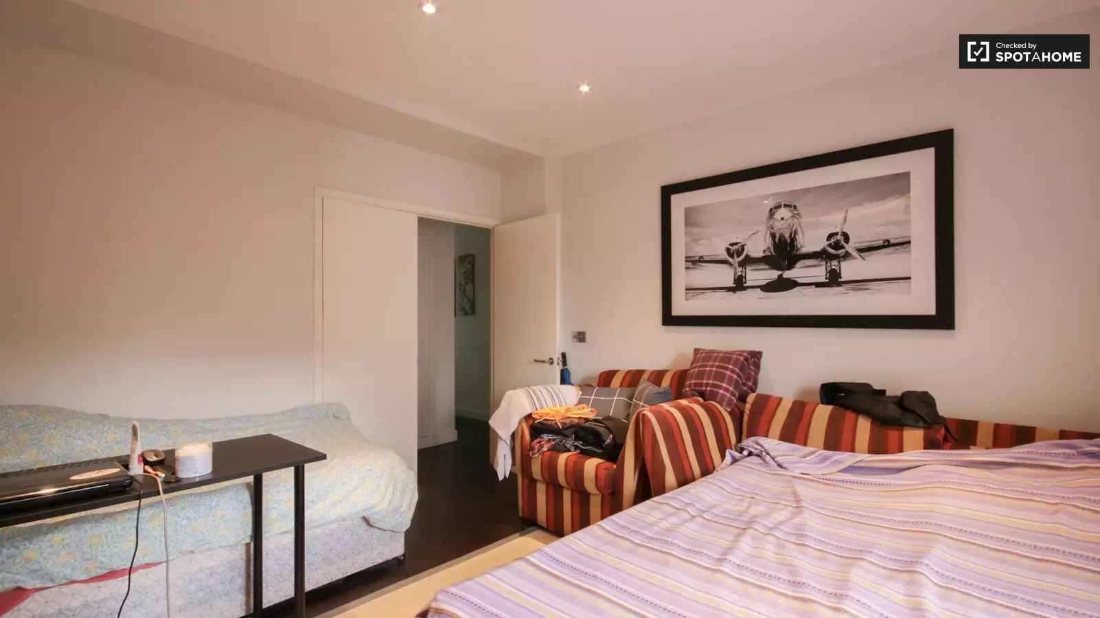 Flat Wiltshire Close in Greater London