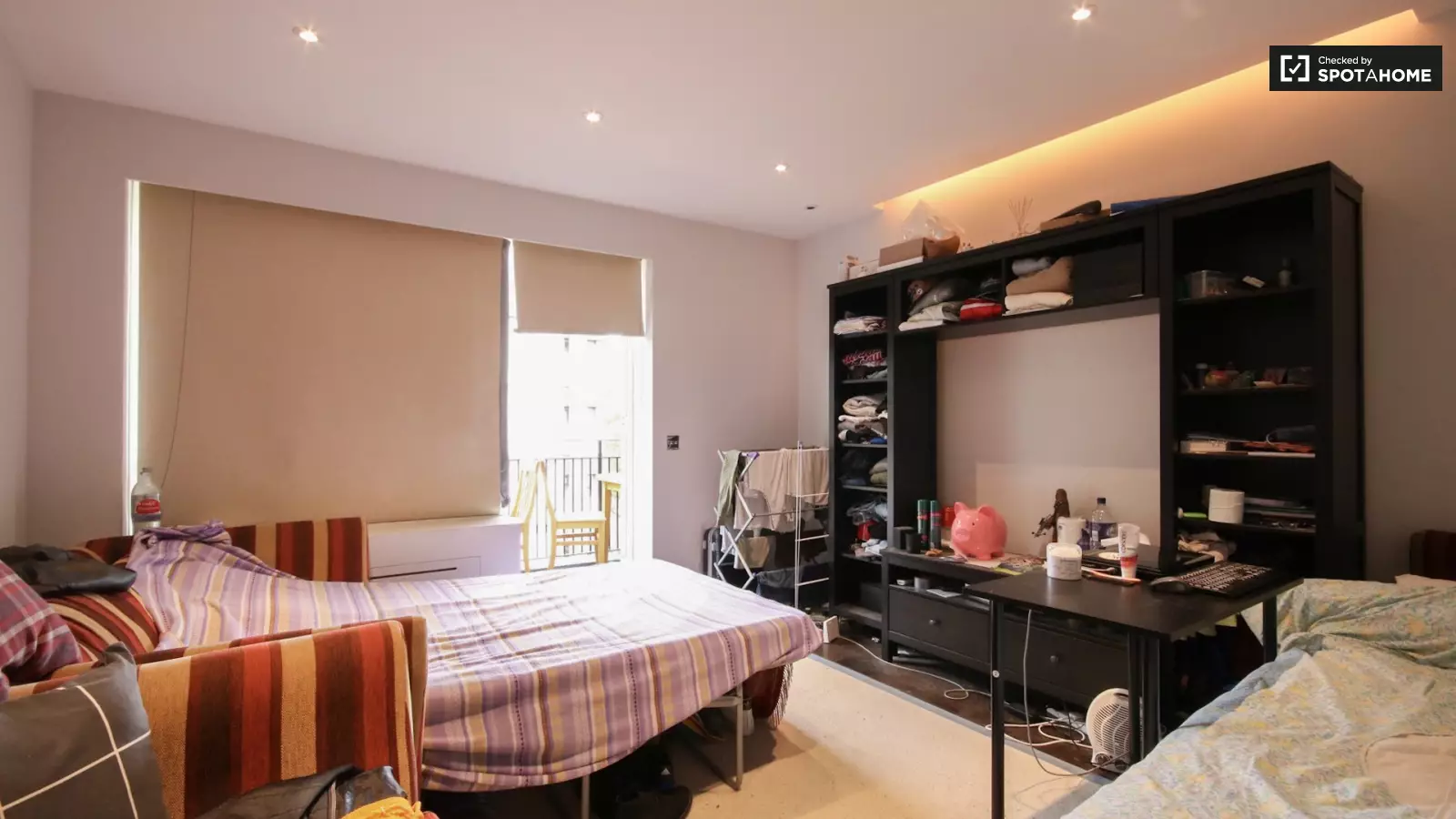 Flat Wiltshire Close in Greater London