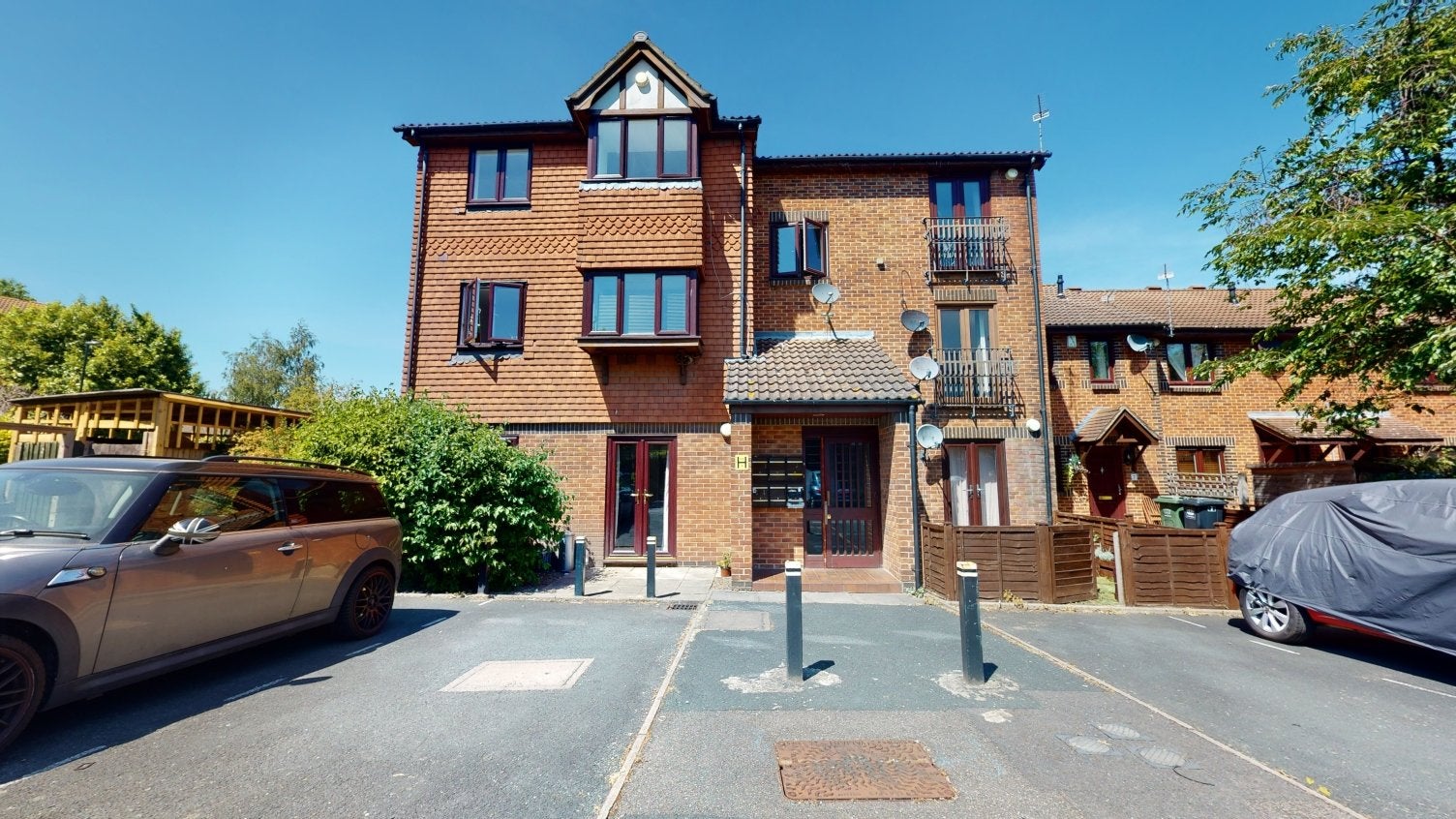 Flat Childeric Road in Greater London