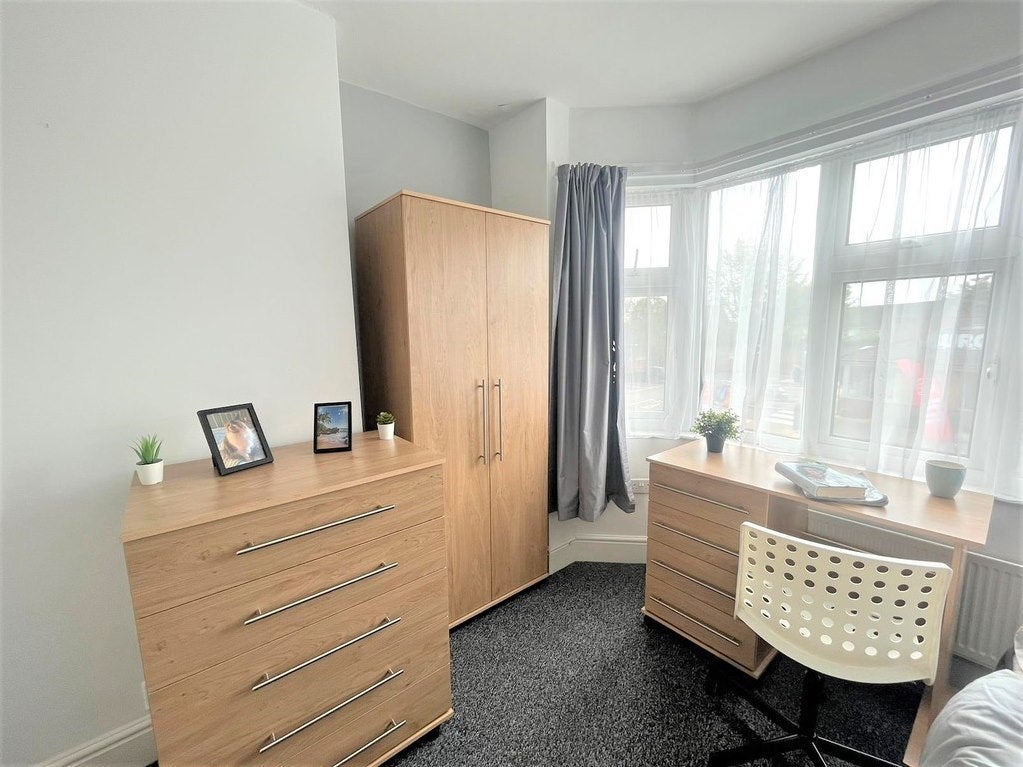 Room Burgess Road in Southampton