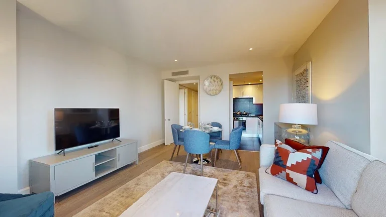 Flat Westferry Circus in Greater London