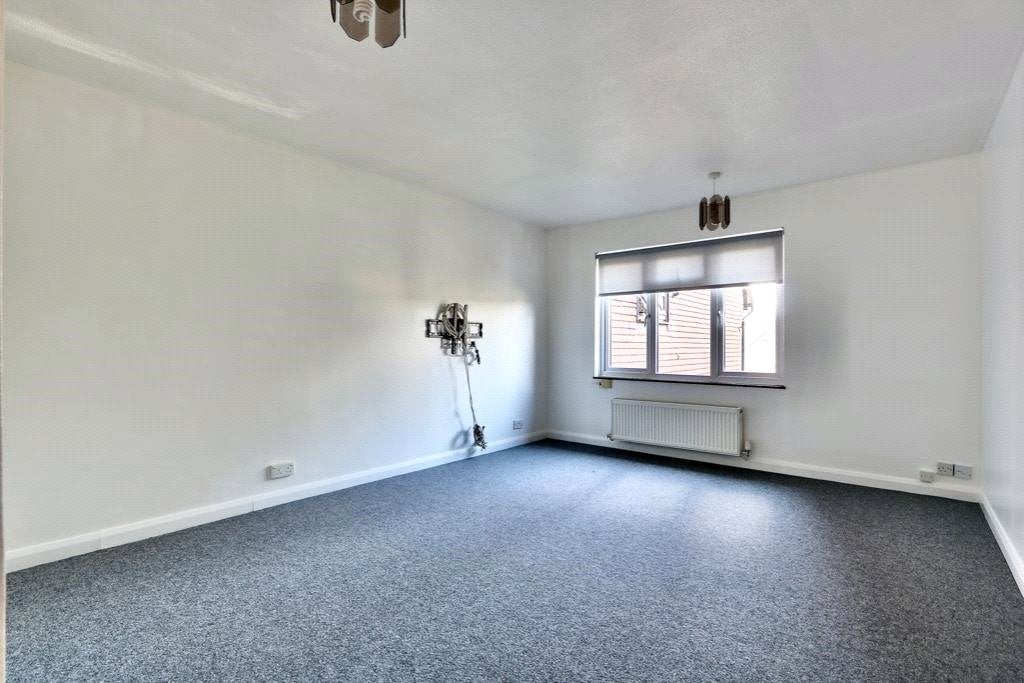 Flat Peerless Drive in Greater London