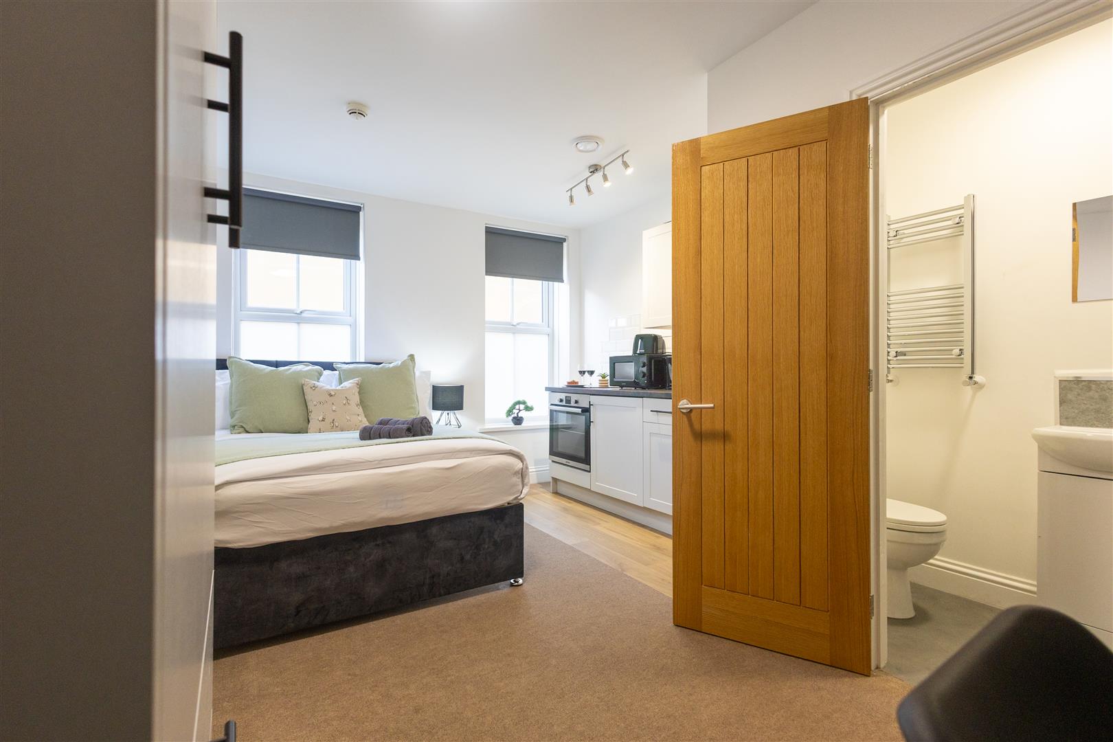 Flat Saint James' Court in Derby