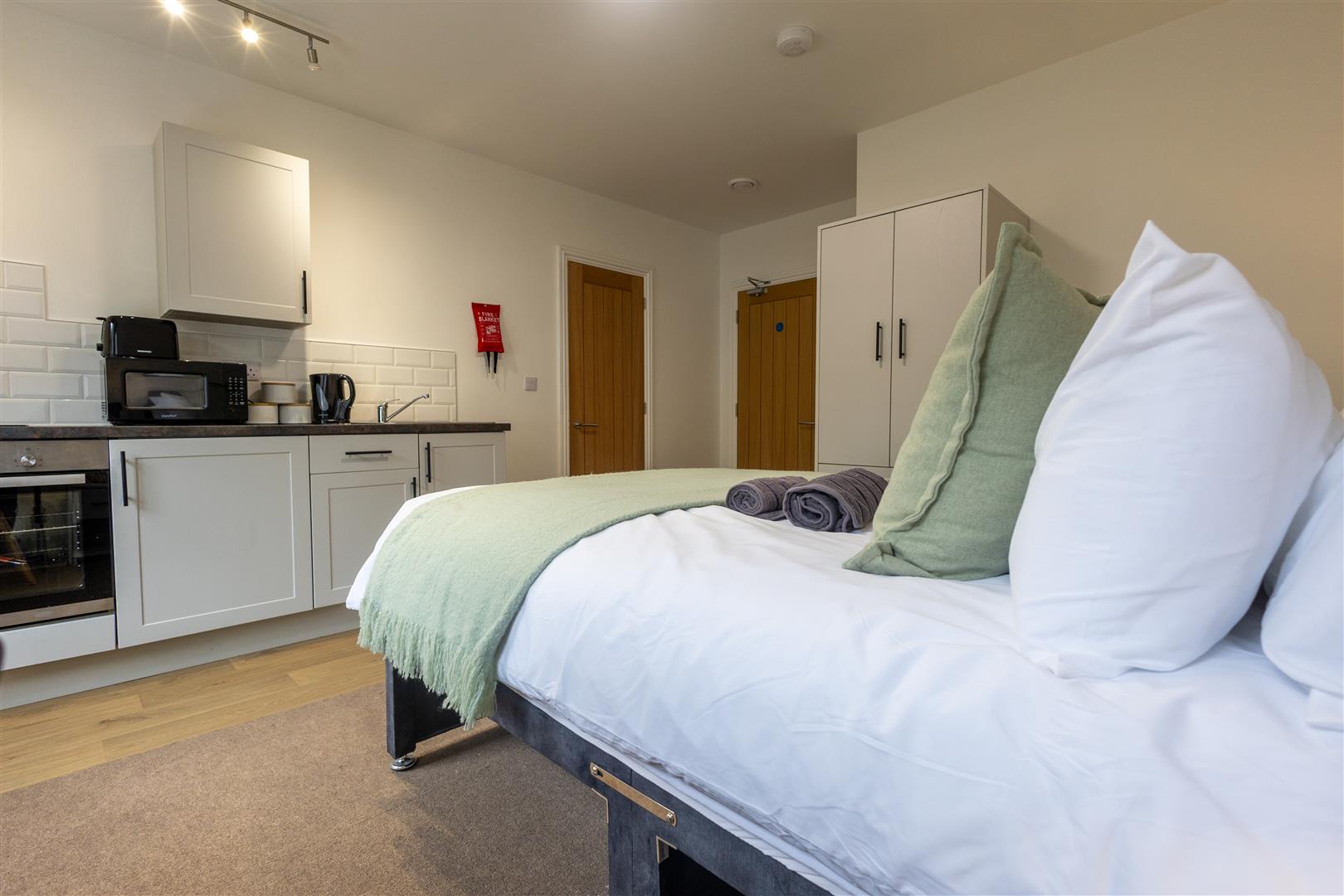Flat Saint James' Court in Derby