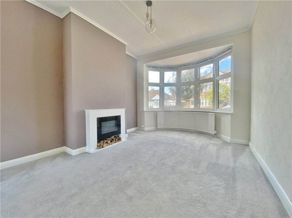 House Cheyne Avenue in Greater London