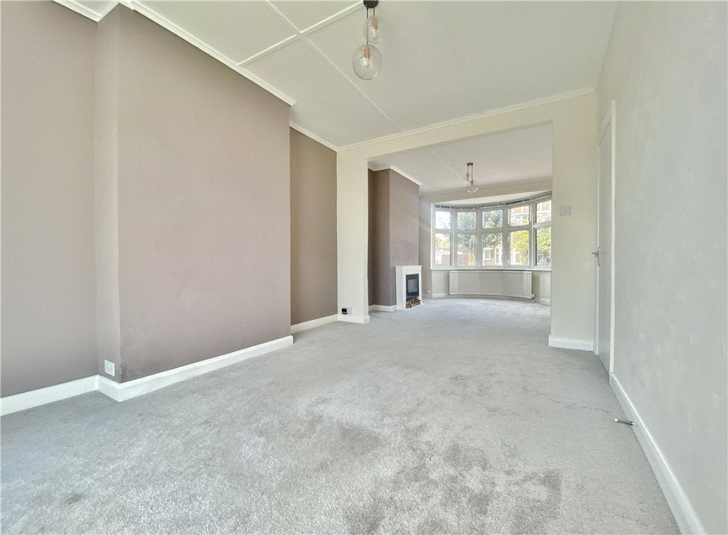 House Cheyne Avenue in Greater London